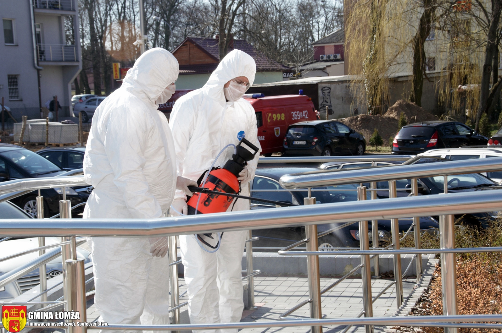 Zdjęcie do wiadomości Strażacy z Podgórza zdezynfekowali budynek urzędu