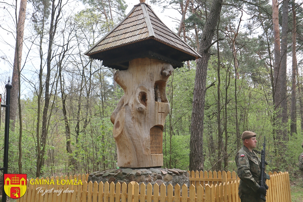 Zdjęcie do wiadomości Pomnik Stacha Konwy w Lesie Jednaczewskim