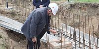 Wmurowanie aktu erekcyjnego pod rozbudowę szkoły w Konarzycach