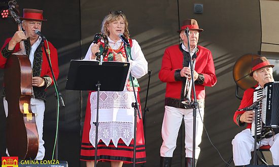 Zabawa w rytm kurpiowskiej muzyki w Boguszycach